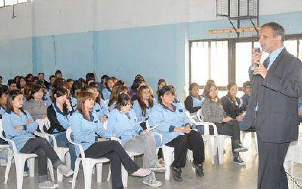 "Abrimos un horizonte laboral asociado al mar", resalt� Buzzi