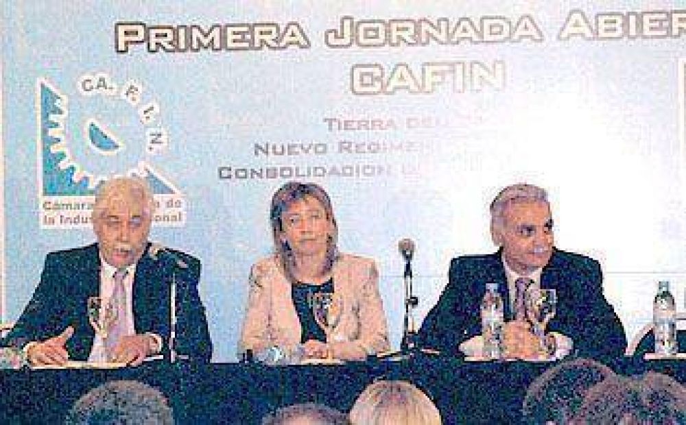 Empresarios y Gobierno promocionaron la 19.640
