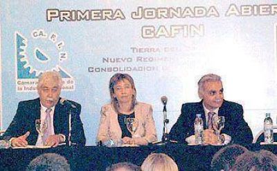 Empresarios y Gobierno promocionaron la 19.640