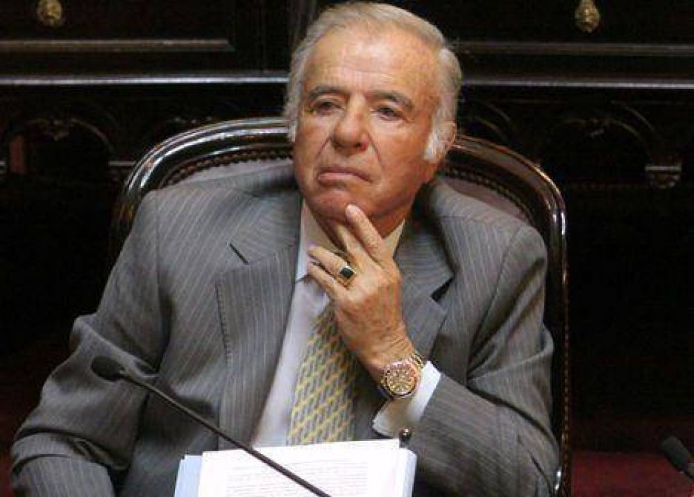  Menem le peg� a los Kirchner y piensa en el 2011  