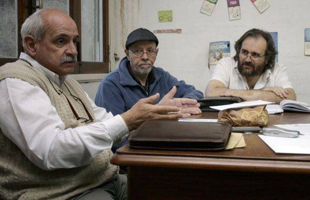 Nuevas autoridades a mano alzada