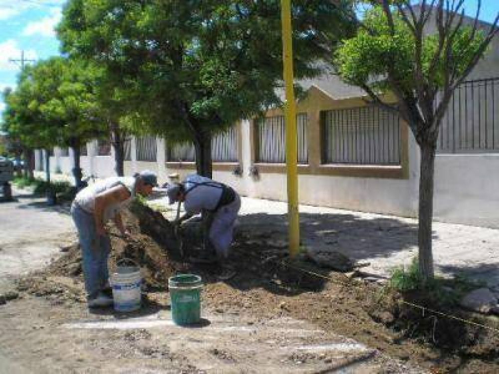 Obra de repavimentaci�n: siguen los trabajos de cord�n cuneta