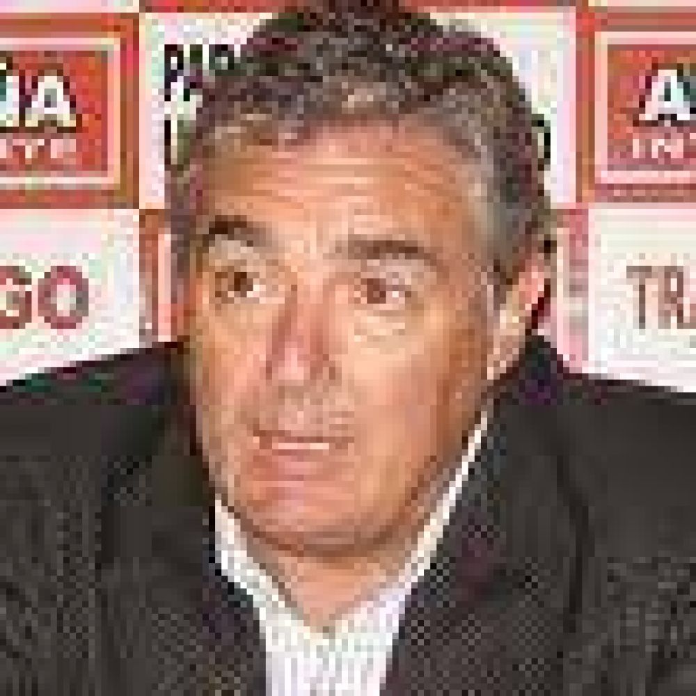 Jaime Linares seguir� presidiendo el bloque de diputados provinciales del GEN