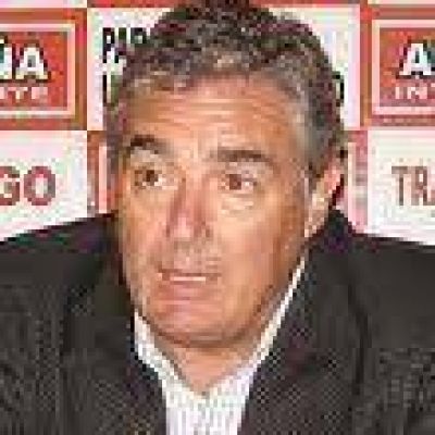 Jaime Linares seguir� presidiendo el bloque de diputados provinciales del GEN