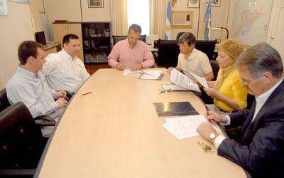 El municipio firm� un acuerdo de precios para la canasta navide�a
