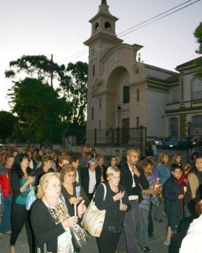 Cura p�rroco de la Sagrada Familia encabez� movilizaci�n ante la violencia que sacude al Puerto y deja sin fieles a la Iglesia