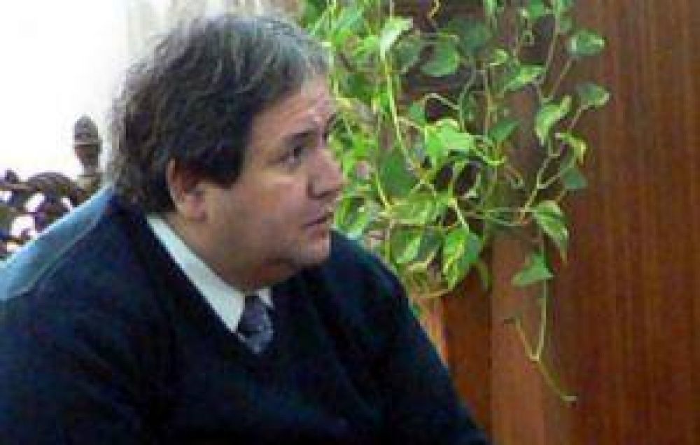 Un mendocino reemplaza a Zanola y defiende su gesti�n