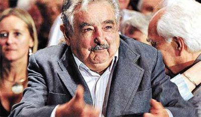 Mujica propone un paraguas sobre Botnia