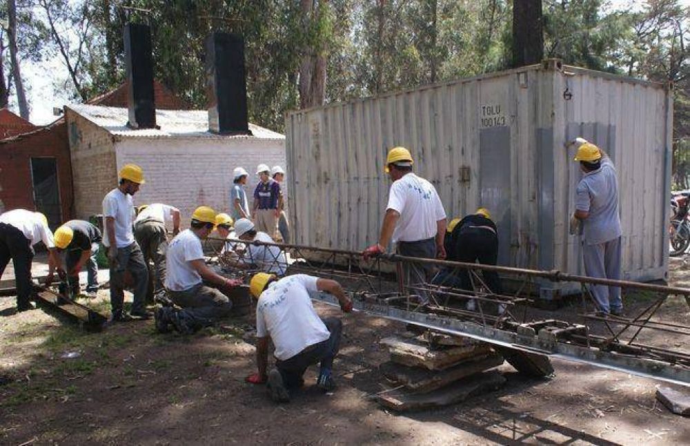 Construyen nuevos playones deportivos