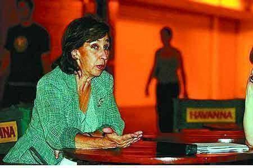 Cr�ticas y renuncia de funcionaria K