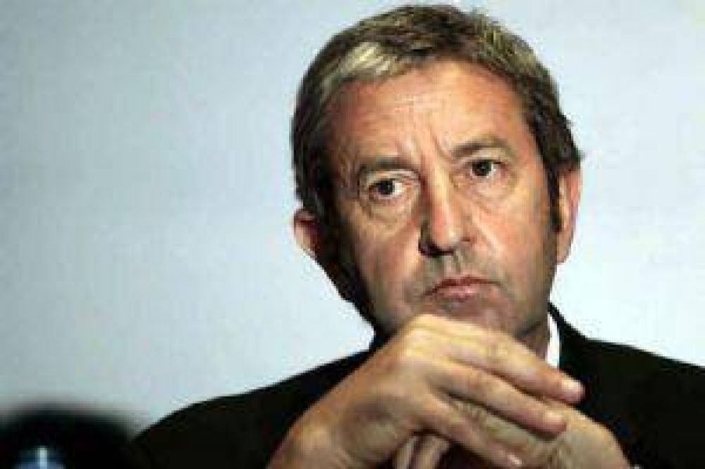 Seg�n Cobos, la ley de Jaque para endeudarse es de "dudosa validez"