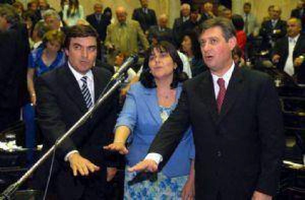 Los mendocinos Fadel y Thomas, con peso en la negociaci�n por los puestos