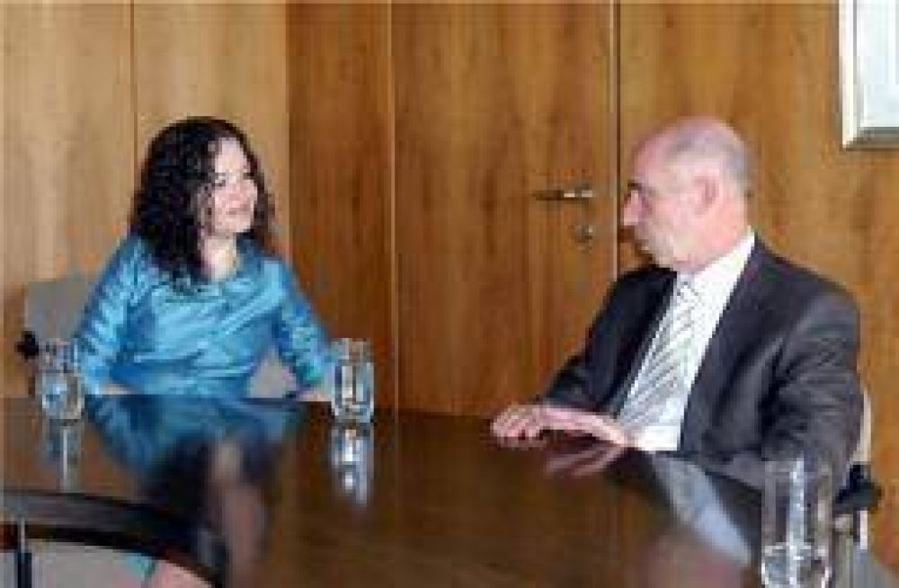 Teresita Luna se reuni� con el embajador de Alemania