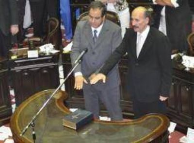 Asumieron como diputado nacional los riojanos Jorge Yoma y Julio Mart�nez