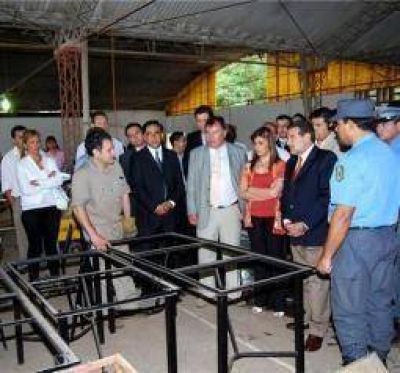 Beder destac� el rol integrador y rehabilitador social de la c�rcel local