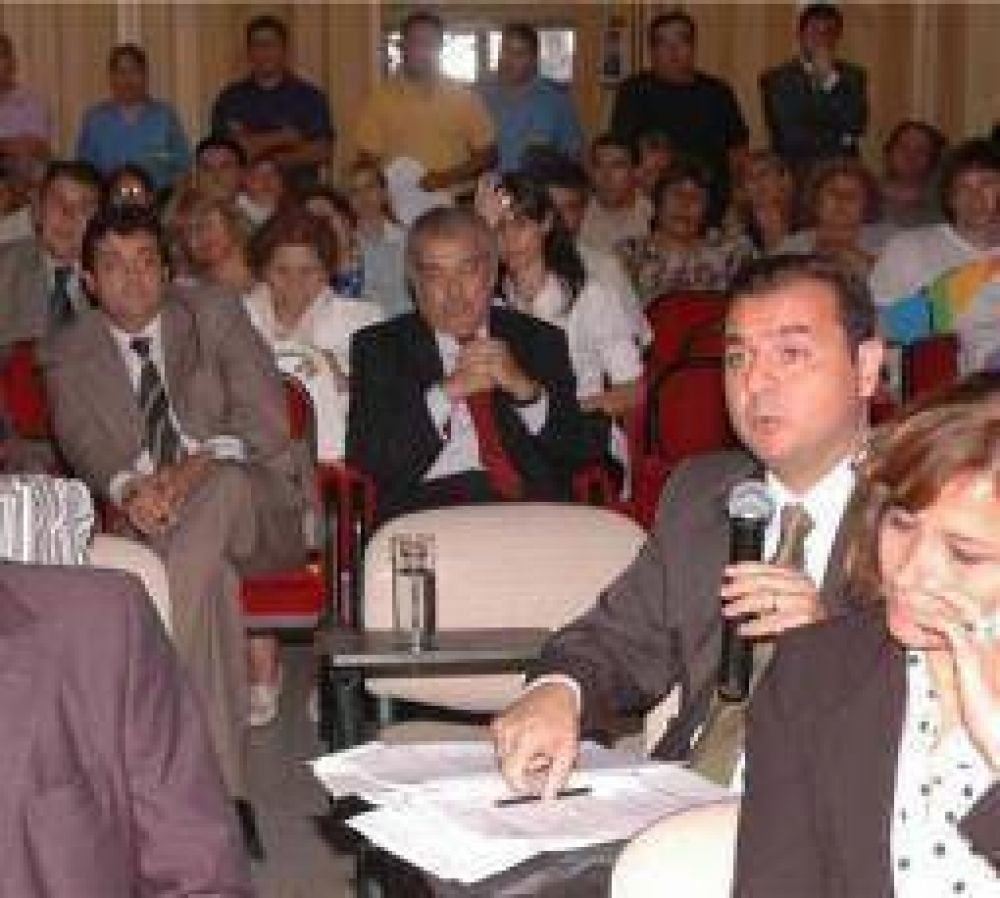 Fuerte debate en la primera sesi�n de la flamante C�mara de Diputados