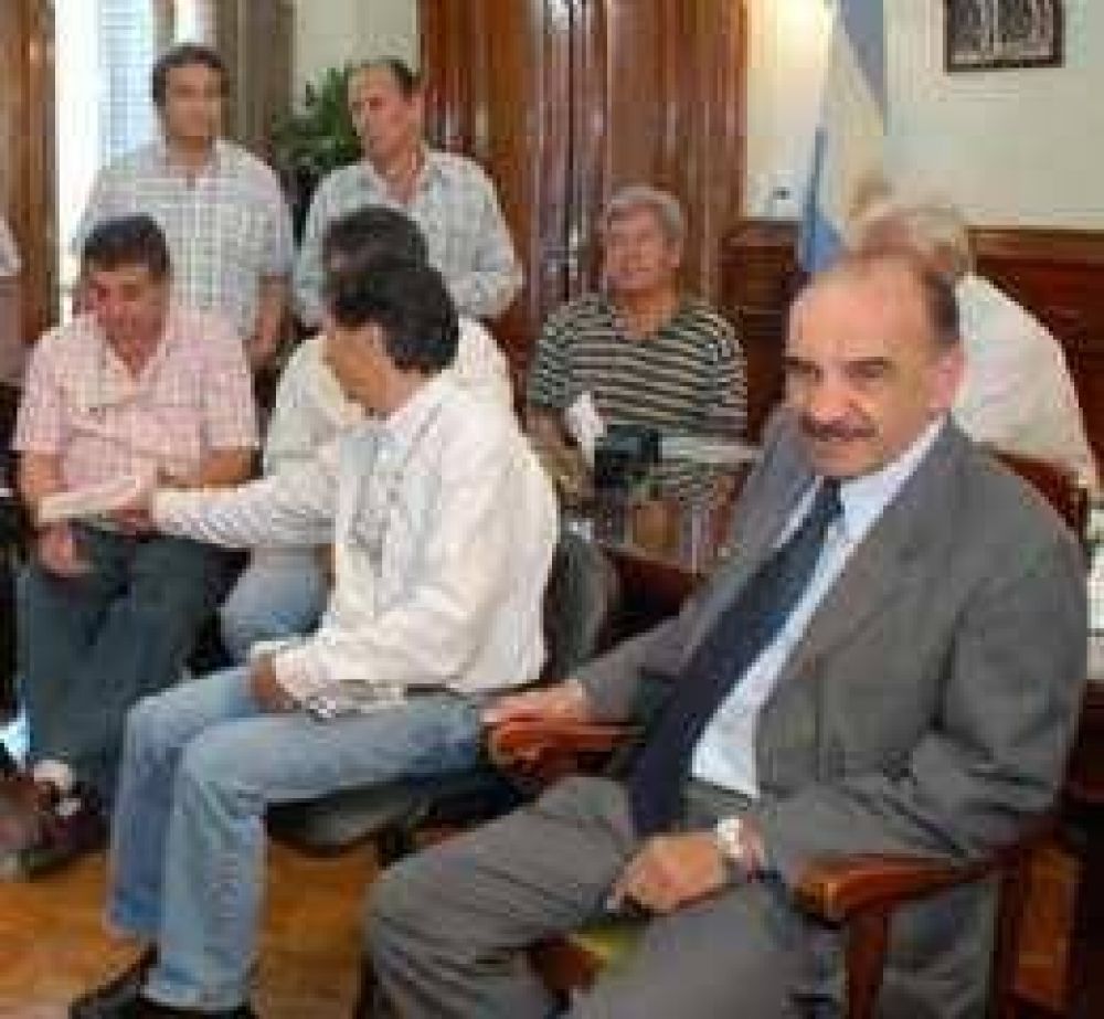 "Que el ministro nos espere con el decreto en mano"