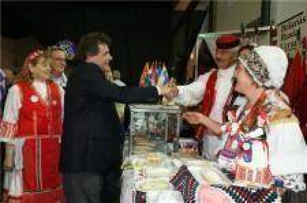 Pulti visit� Feria de las Colectividades