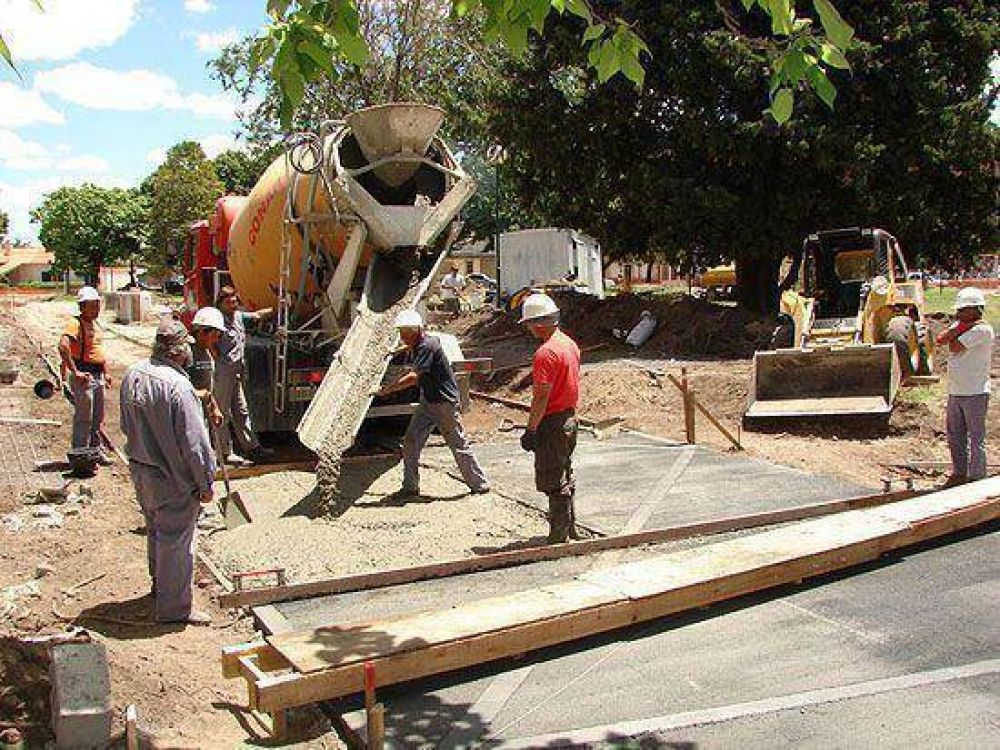 Contin�a la reforma integral de la Plaza L�pez Camelo