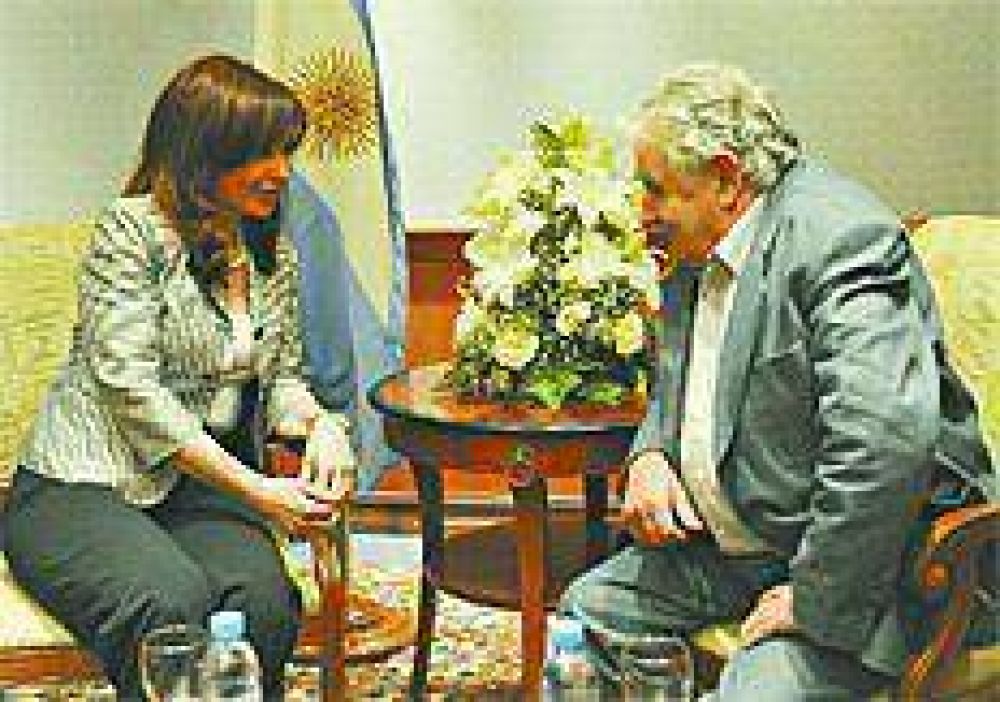  Mujica tiende puentes sobre aguas turbulentas