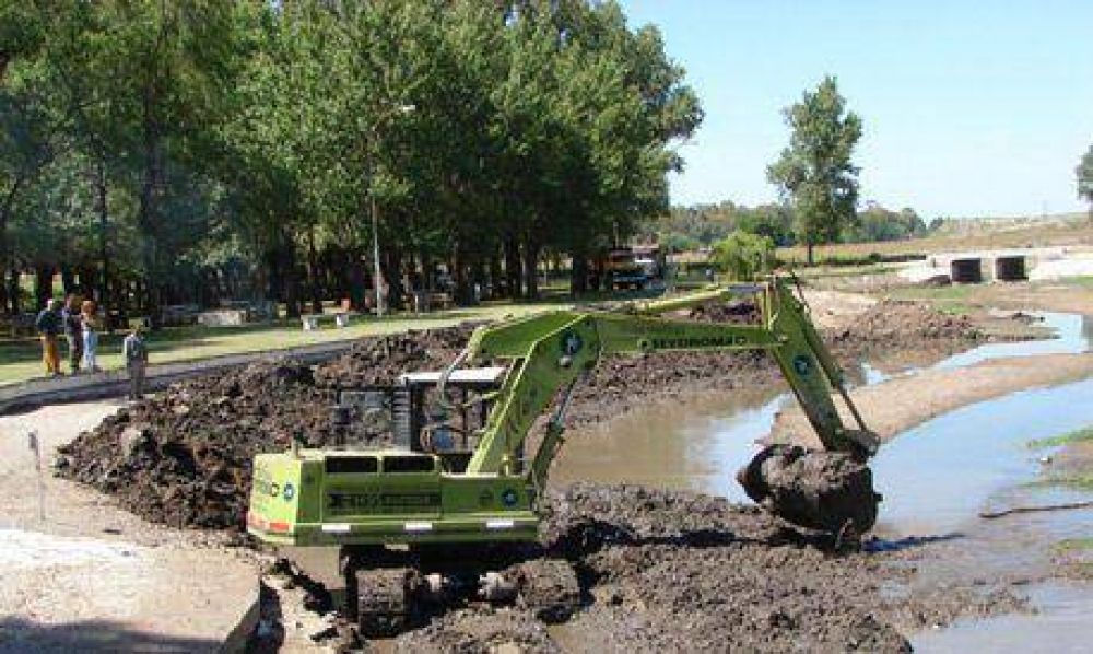 El Gobierno Municipal comenz� con el dragado del Balneario de Colonia San Miguel