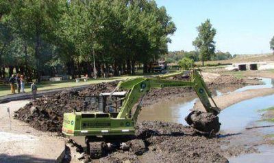 El Gobierno Municipal comenz� con el dragado del Balneario de Colonia San Miguel