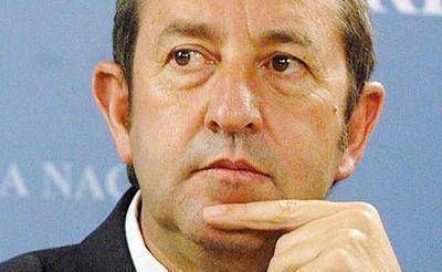 Ahora Cobos descarta una alianza con peronistas y reta a Carri� a una interna
