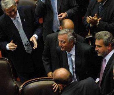 Debilitado, el kirchnerismo negocia quedar empatado en las comisiones bicamerales