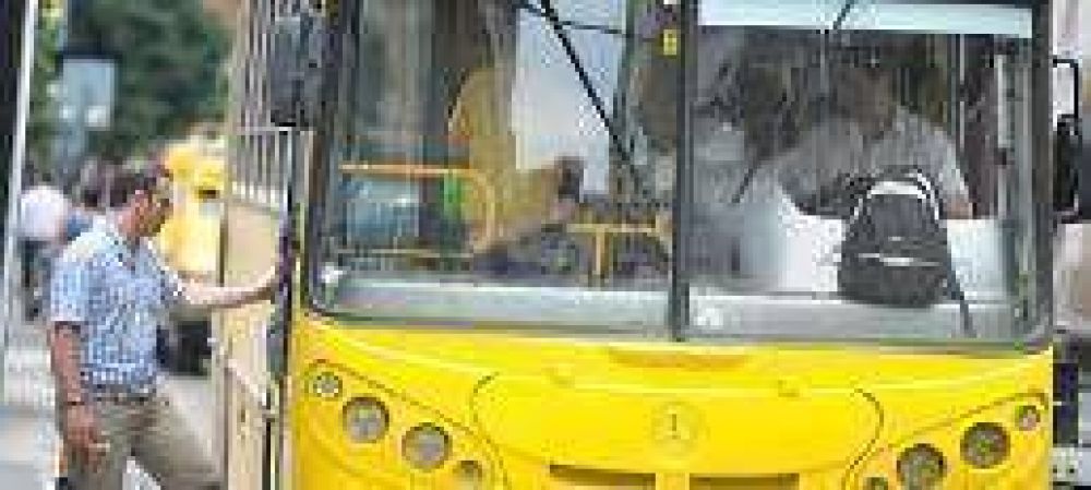  Intentar�n aliviar la crisis en el transporte con un aumento a $1,80