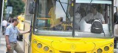  Intentar�n aliviar la crisis en el transporte con un aumento a $1,80