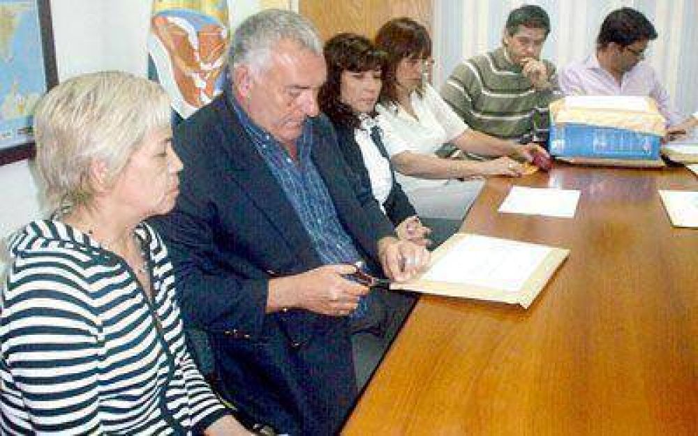 Confirman que en marzo inaugurar�n cinco escuelas m�s en Santa Cruz