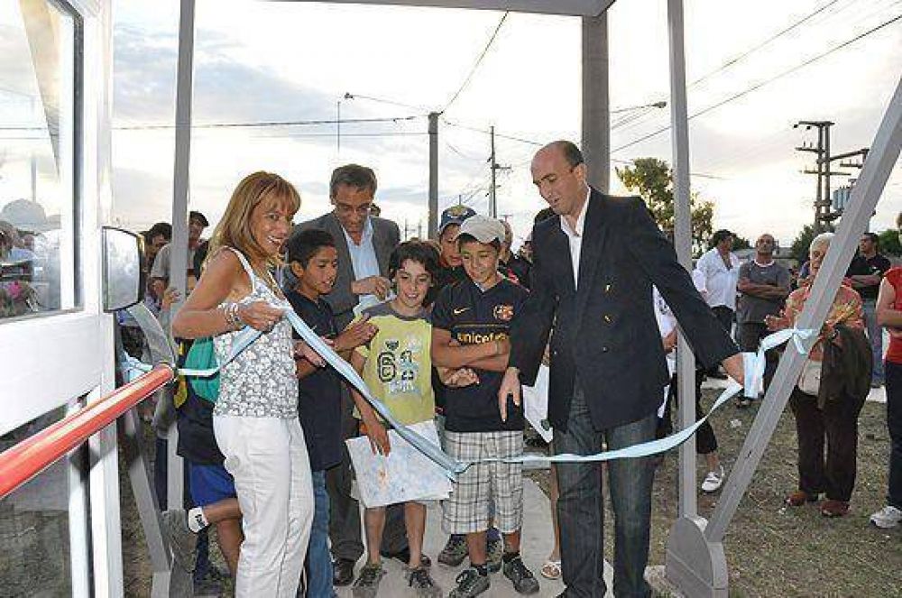 Inauguraron el servicio territorial: es el primer desaf�o, pol�tico y social, para Eduardo Rodr�guez