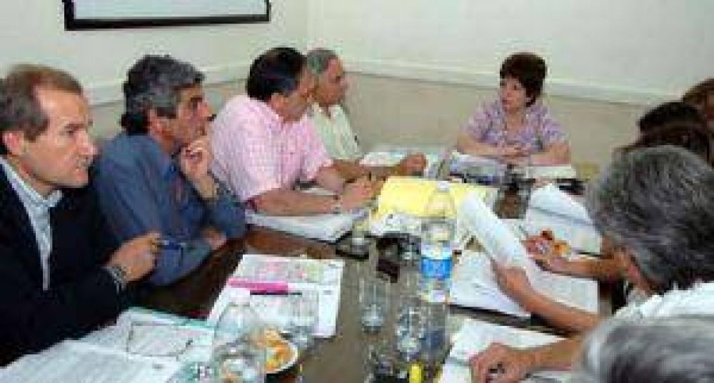 La UCR y el PD no tratar�n leyes clave hasta ver el Presupuesto 2010