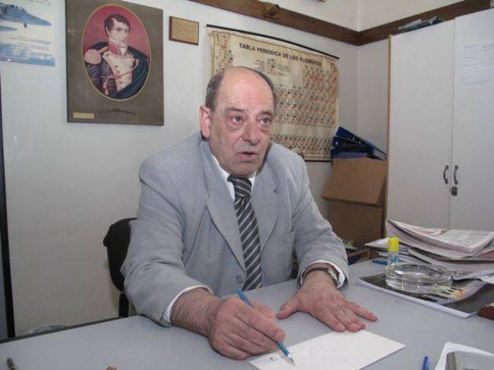 "La idea de trasladar bares a la escollera es p�sima"