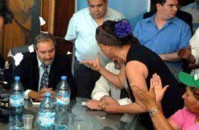 La reuni�n Gobierno-ATE termin� con un violento ataque a funcionarios