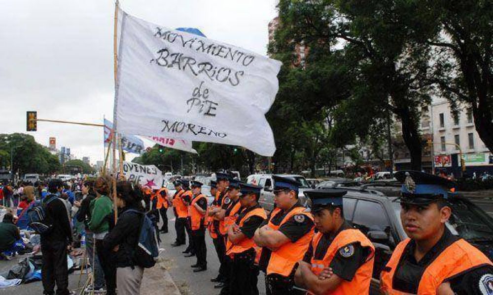 Los piqueteros que acamparon sobre la 9 de Julio amenazaron con realizar nuevas protestas