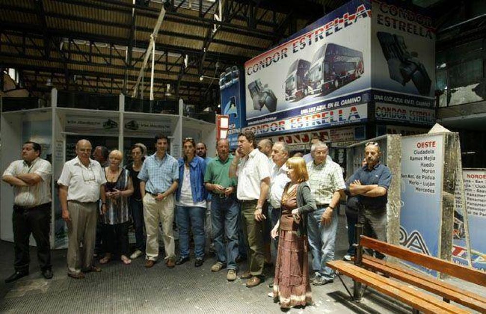 Baragiola recorri� la vieja terminal de �mnibus y le peg� duro a Otero