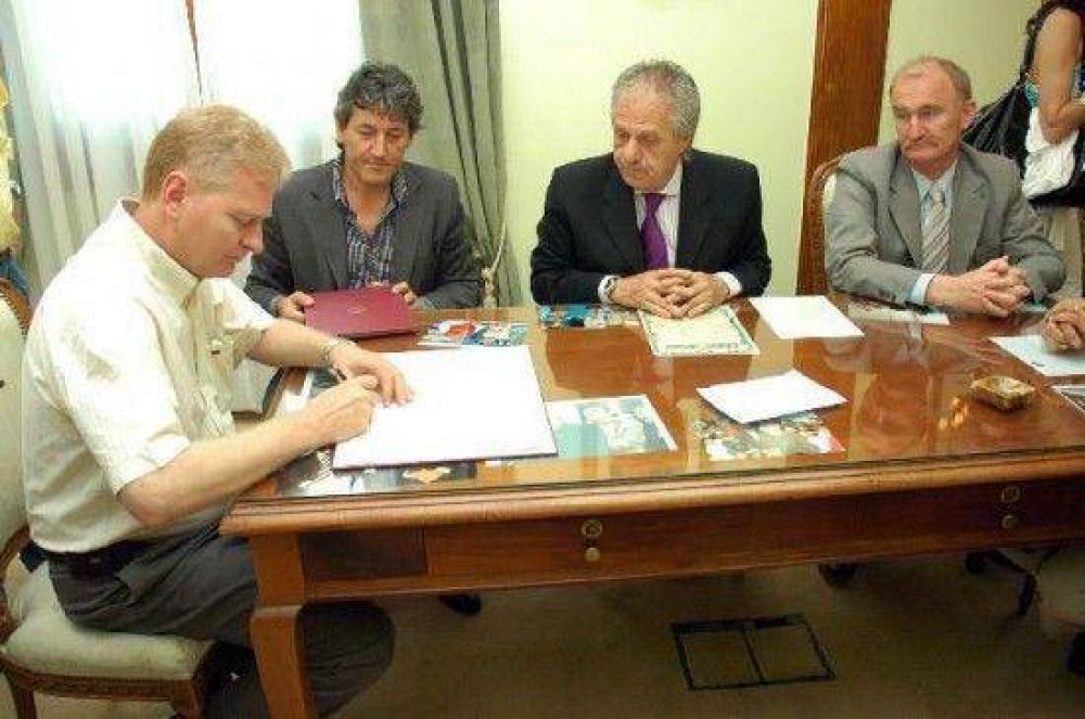 Jornada extendida: dos obras por ocho millones