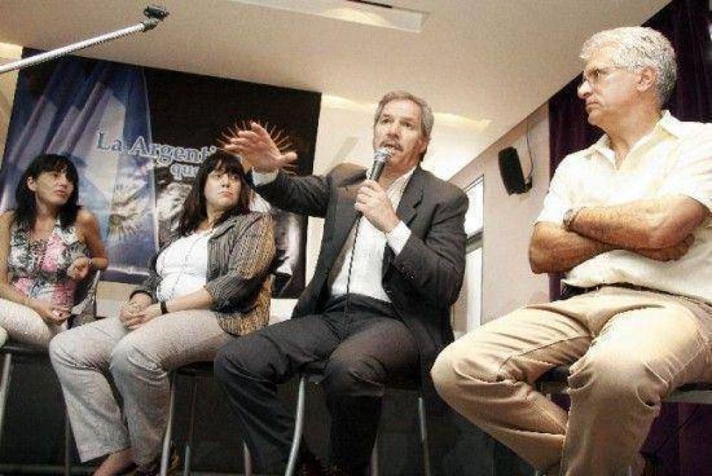 Sol� se proyecta con avales rionegrinos 