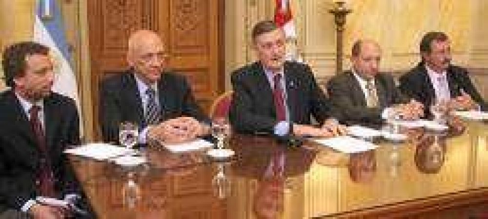 Binner hace la "Gran Schiaretti" y amenaza con emitir cuasimonedas 