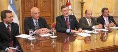 Binner hace la "Gran Schiaretti" y amenaza con emitir cuasimonedas 