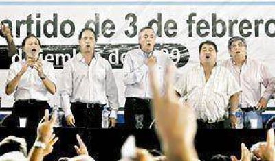 Pese a cr�ticas y ausencias, Kirchner impuso su juego en el PJ bonaerense