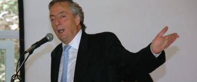 Kirchner cruz� duro a Duhalde y dijo 'no me retiro ni me rindo