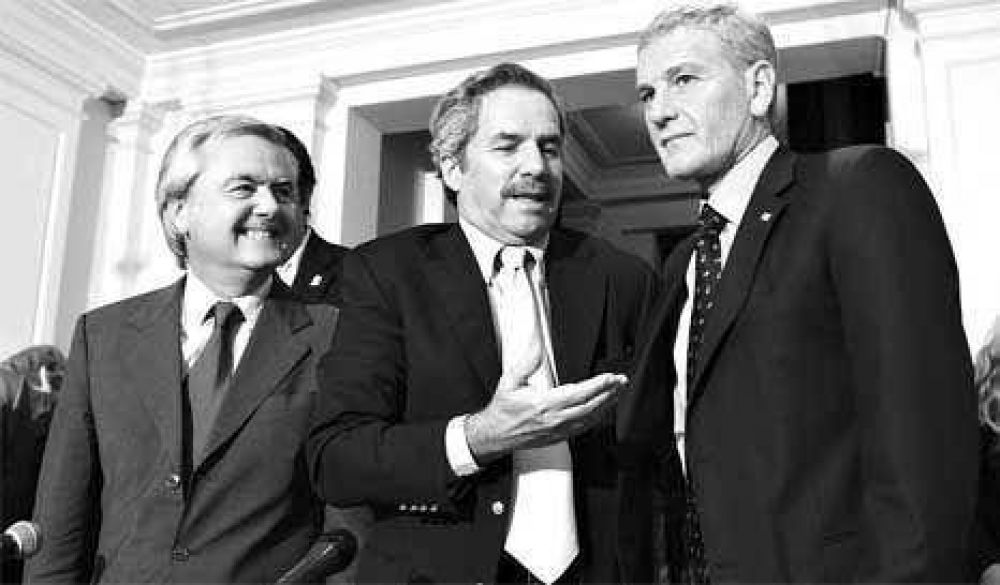 Van del Congreso a la Justicia por los DNU 