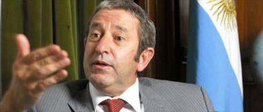 Cobos: "Moyano no me va a condicionar"
