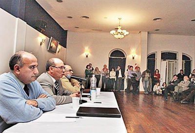 Apuran una soluci�n por el conflicto de IOMA y m�dicos 