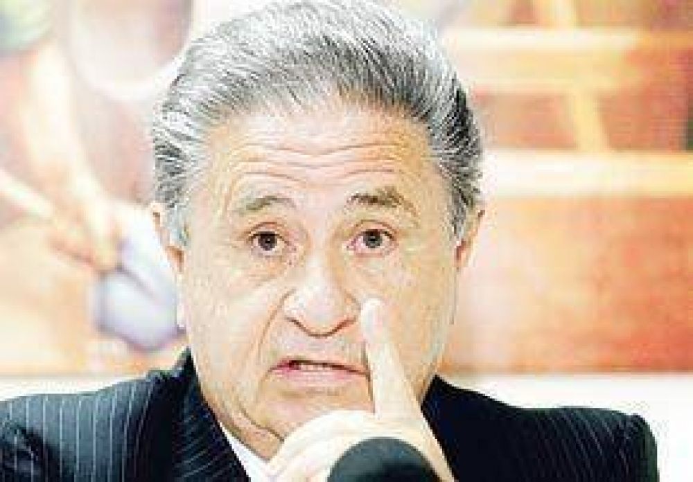 Duhalde ya habla de posibles ministros y en el PJ lo critican