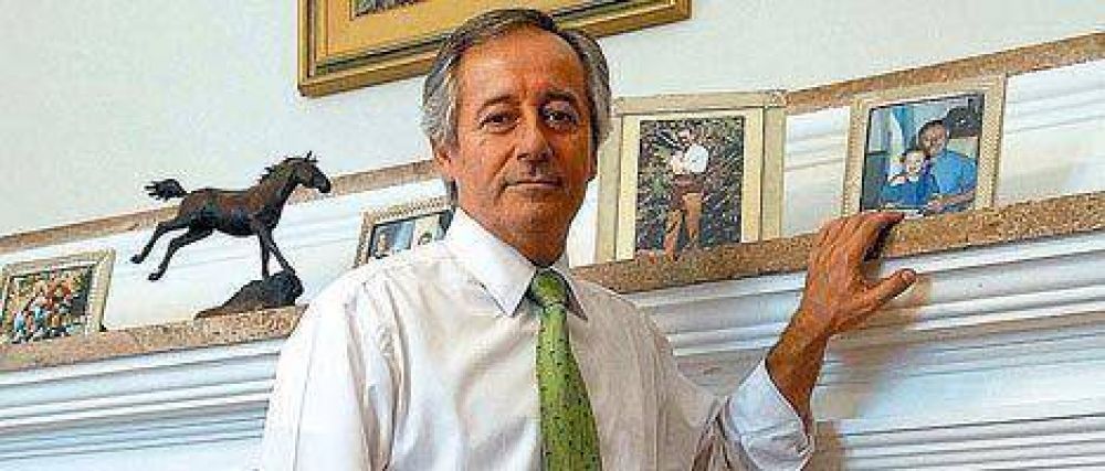 Cobos junta heridos K y se toma licencia en 2011