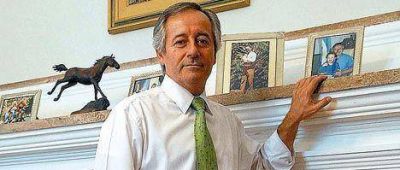Cobos junta heridos K y se toma licencia en 2011