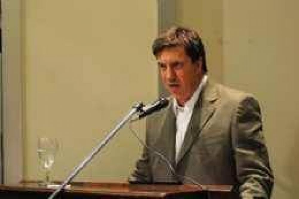 Seg�n Luis Bussi, su padre no triplic� la deuda de la Provincia